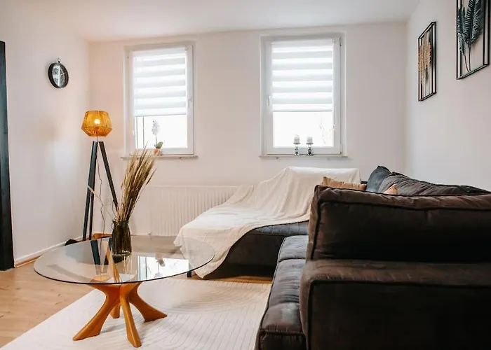 Modern & Black - City - Netflix - Wifi - 4 Person